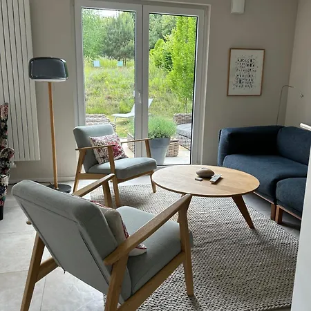 Blaues Haus Plaetlinsee * Wustrow (Mecklenburg-Strelitz)