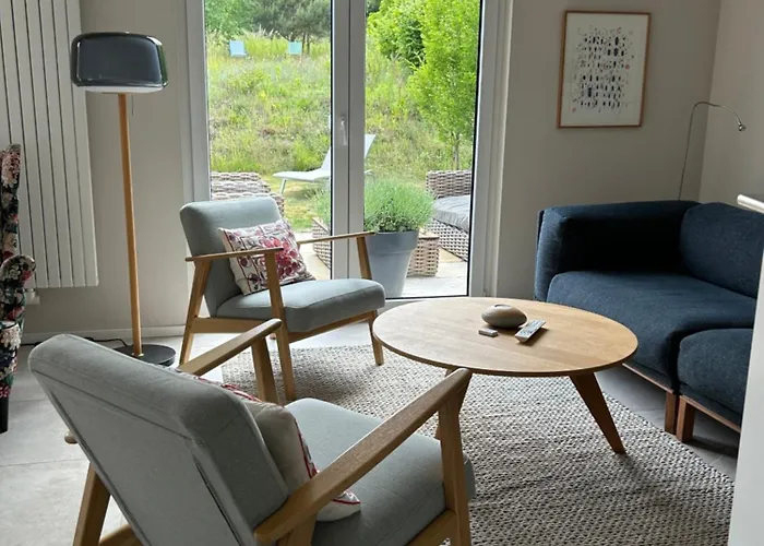 Blaues Haus Plaetlinsee * Wustrow (Mecklenburg-Strelitz)